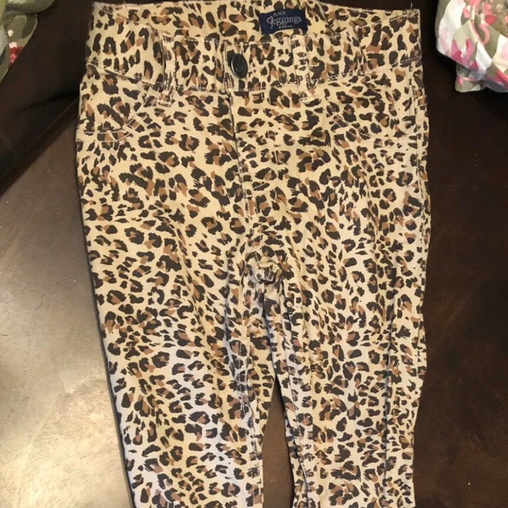 Childrens Place Sz 8 Stretch Flowered Jeggings.